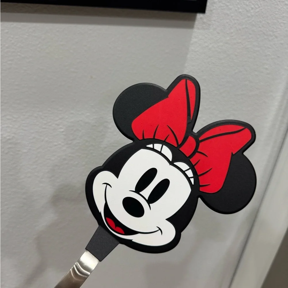 Minnie Mouse Spatula from Williams  Sonoma